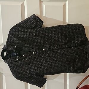 Men's GAP short sleeve slim button down, medium